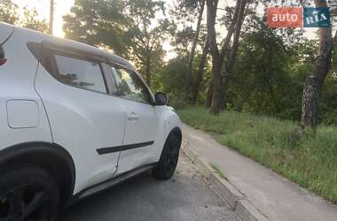 Внедорожник / Кроссовер Nissan Juke 2012 в 
