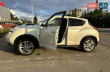 Позашляховик / Кросовер Nissan Juke 2011 в 