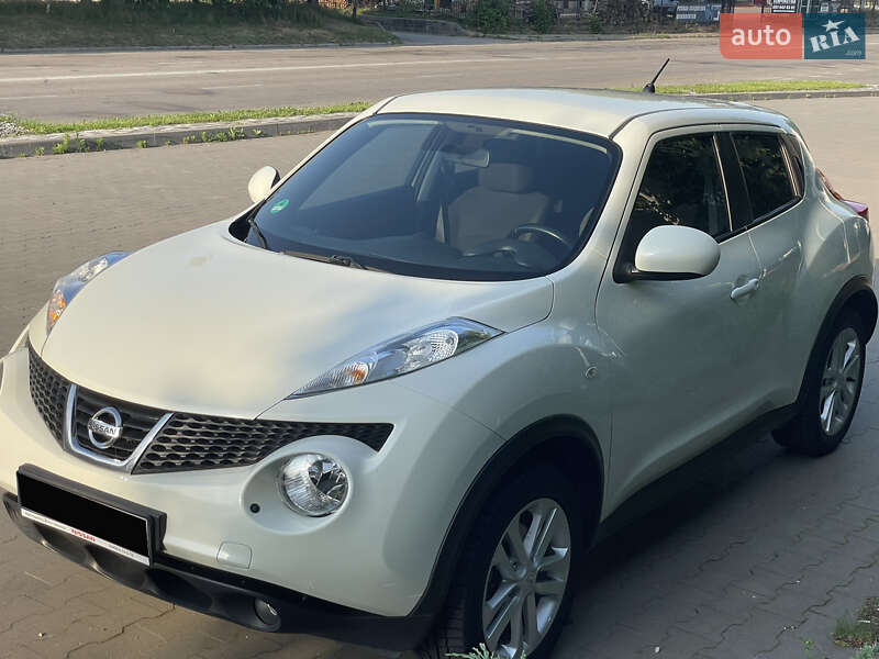 Внедорожник / Кроссовер Nissan Juke 2011 в 
