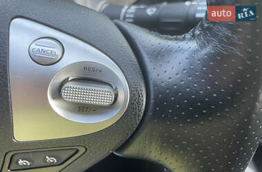 Внедорожник / Кроссовер Nissan Juke 2011 в 
