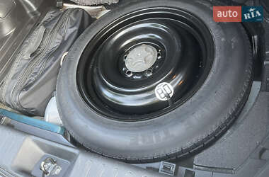 Внедорожник / Кроссовер Nissan Juke 2011 в 