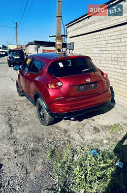 Внедорожник / Кроссовер Nissan Juke 2011 в Вишневом