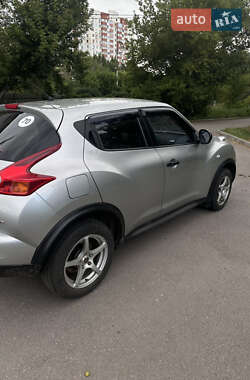 Позашляховик / Кросовер Nissan Juke 2011 в 