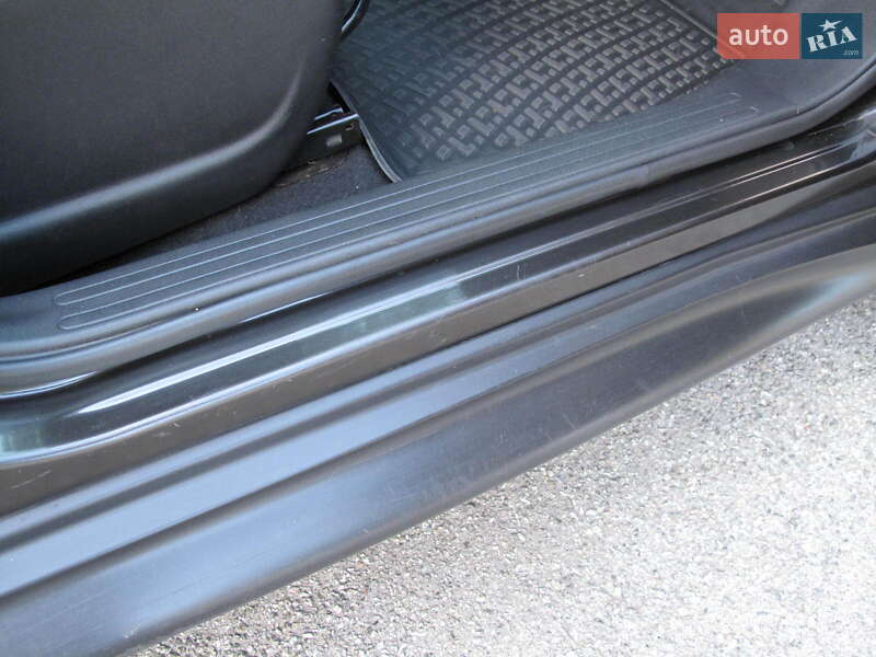 Внедорожник / Кроссовер Nissan Juke 2011 в Киеве