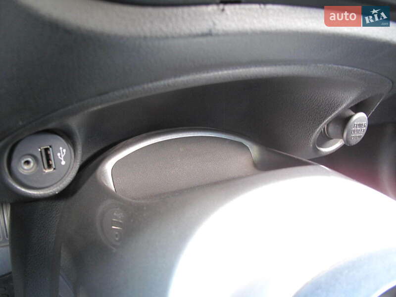 Внедорожник / Кроссовер Nissan Juke 2011 в Киеве