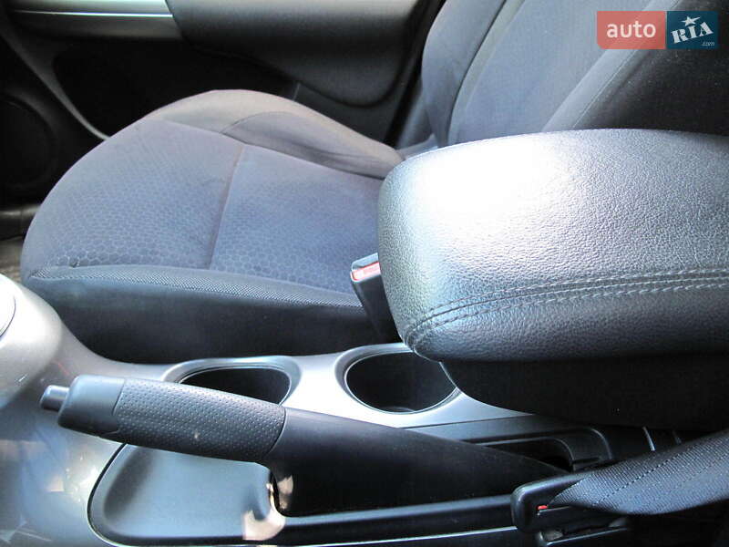 Внедорожник / Кроссовер Nissan Juke 2011 в Киеве