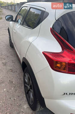 Позашляховик / Кросовер Nissan Juke 2013 в 