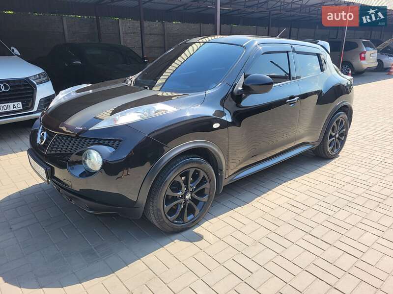 Внедорожник / Кроссовер Nissan Juke 2013 в 