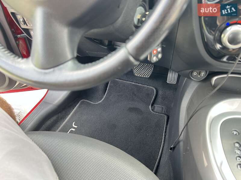 Позашляховик / Кросовер Nissan Juke 2013 в Жовкві