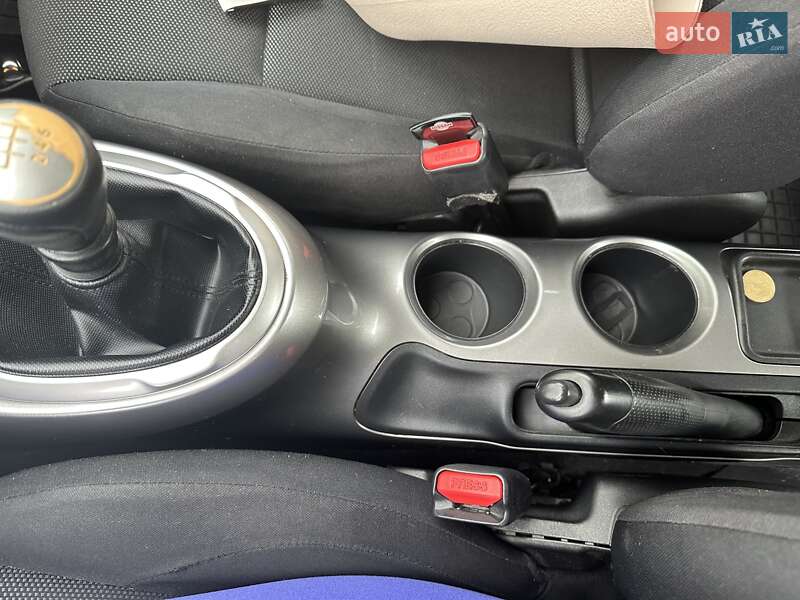 Внедорожник / Кроссовер Nissan Juke 2011 в Луцке