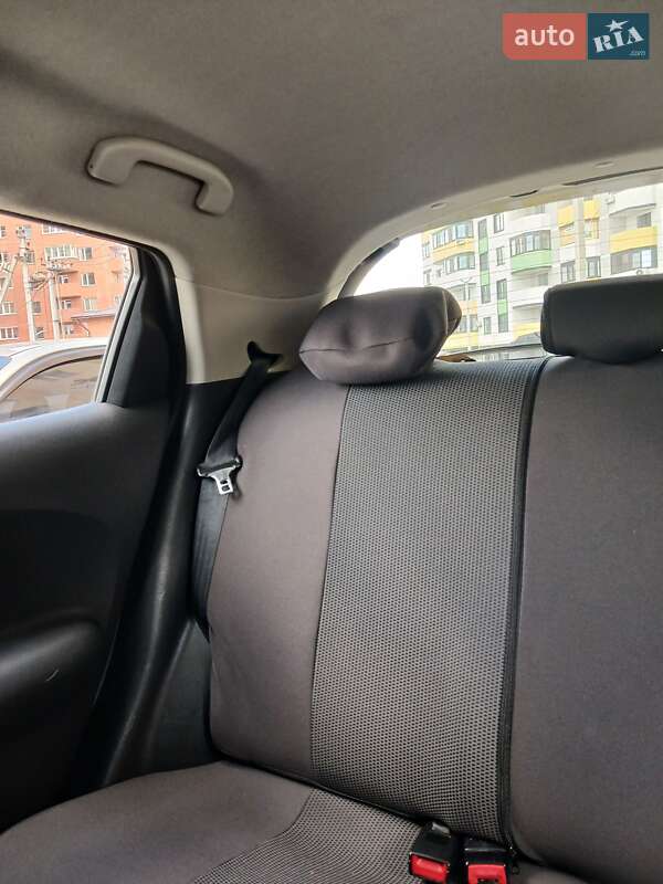 Внедорожник / Кроссовер Nissan Juke 2011 в Киеве