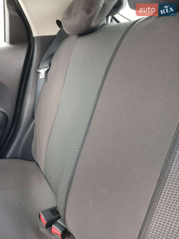 Внедорожник / Кроссовер Nissan Juke 2011 в Киеве