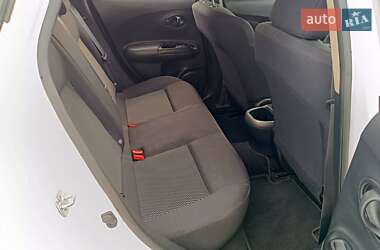 Внедорожник / Кроссовер Nissan Juke 2017 в 