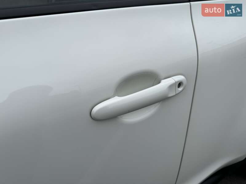 Внедорожник / Кроссовер Nissan Juke 2019 в Киеве