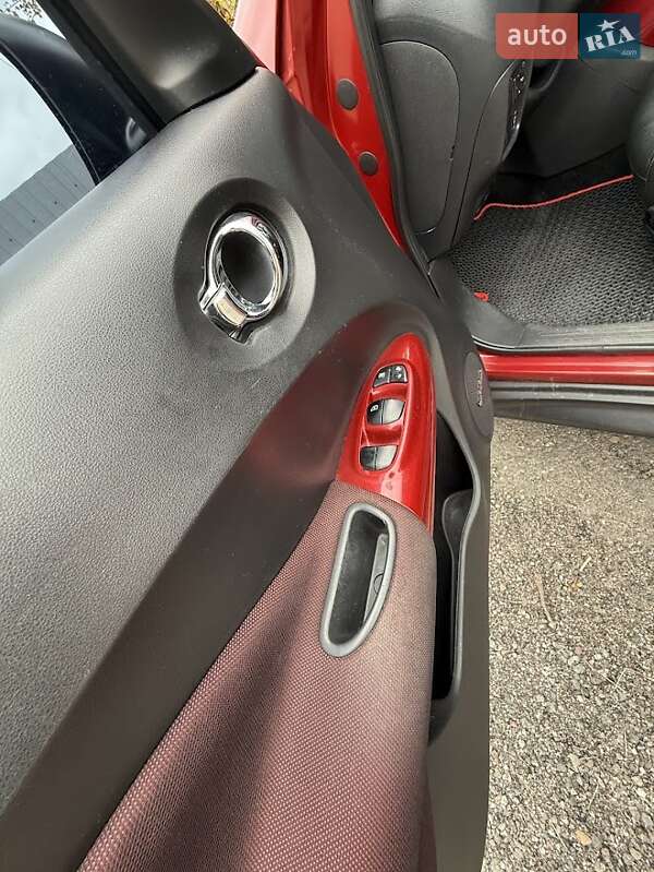 Позашляховик / Кросовер Nissan Juke 2014 в Києві