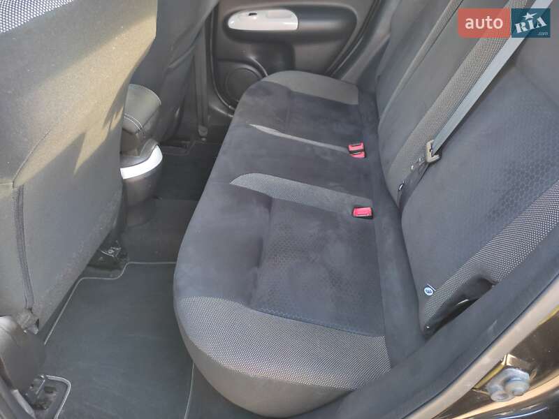 Внедорожник / Кроссовер Nissan Juke 2015 в Звягеле фото 2 Внедорожник / Кроссовер Nissan Juke 2015 в Звягеле