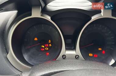 Внедорожник / Кроссовер Nissan Juke 2011 в 