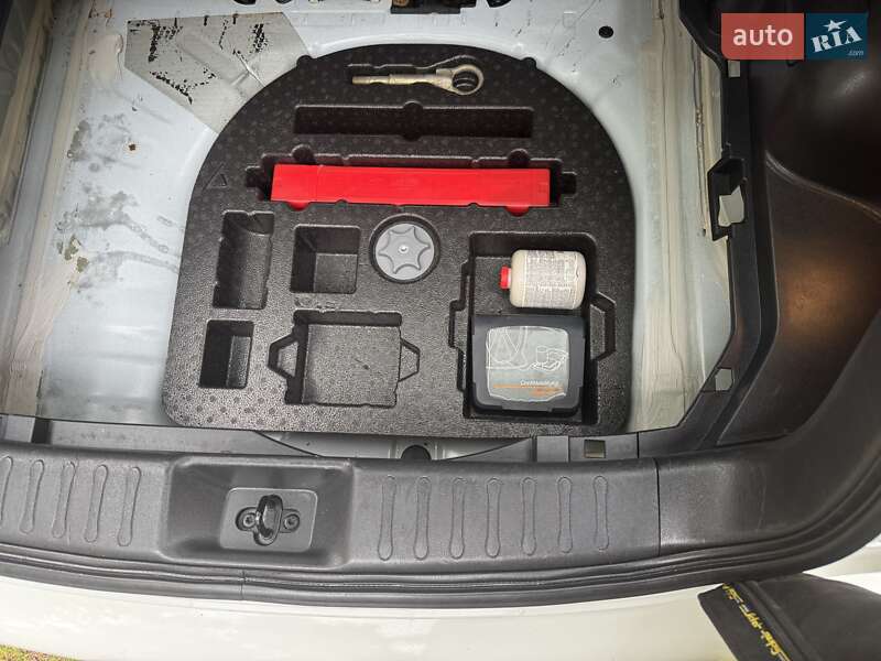 Внедорожник / Кроссовер Nissan Juke 2011 в Ровно