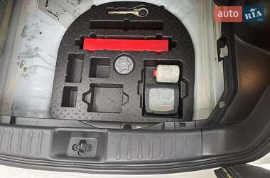 Внедорожник / Кроссовер Nissan Juke 2011 в 