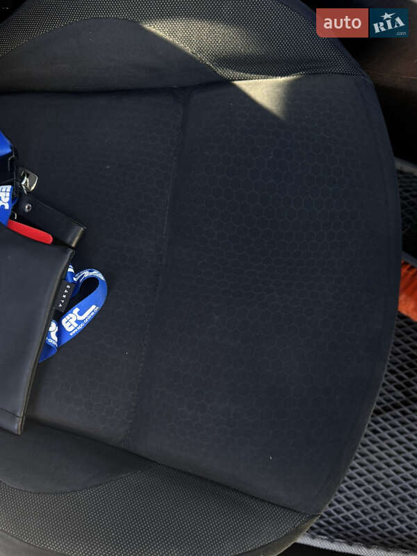 Внедорожник / Кроссовер Nissan Juke 2013 в Ровно