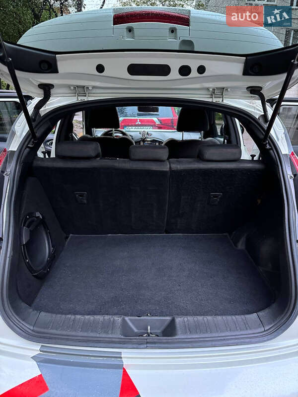 Позашляховик / Кросовер Nissan Juke 2013 в Львові