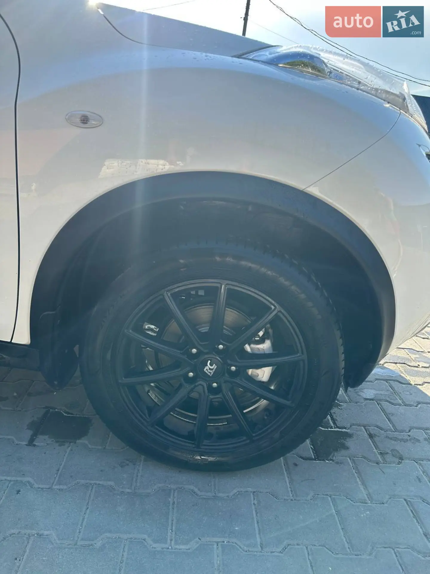 2014 Nissan Juke - мініатюра 2