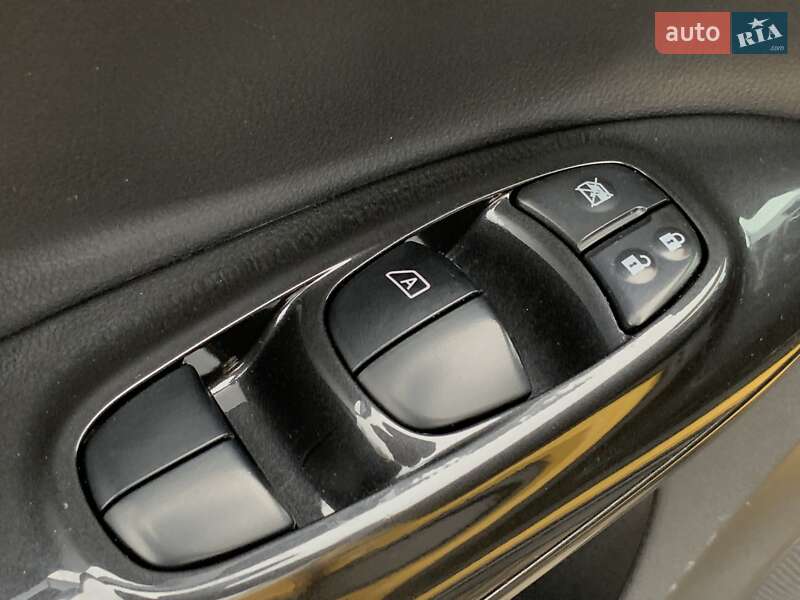 Внедорожник / Кроссовер Nissan Juke 2015 в Бердичеве фото 45 Внедорожник / Кроссовер Nissan Juke 2015 в Бердичеве