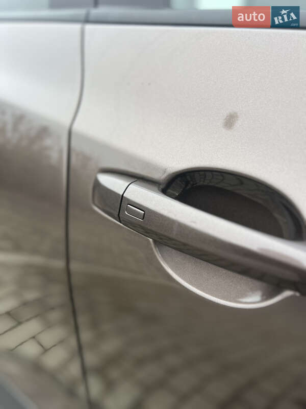 Внедорожник / Кроссовер Nissan Juke 2022 в Львове