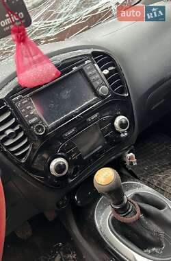 Внедорожник / Кроссовер Nissan Juke 2015 в Ольшанке