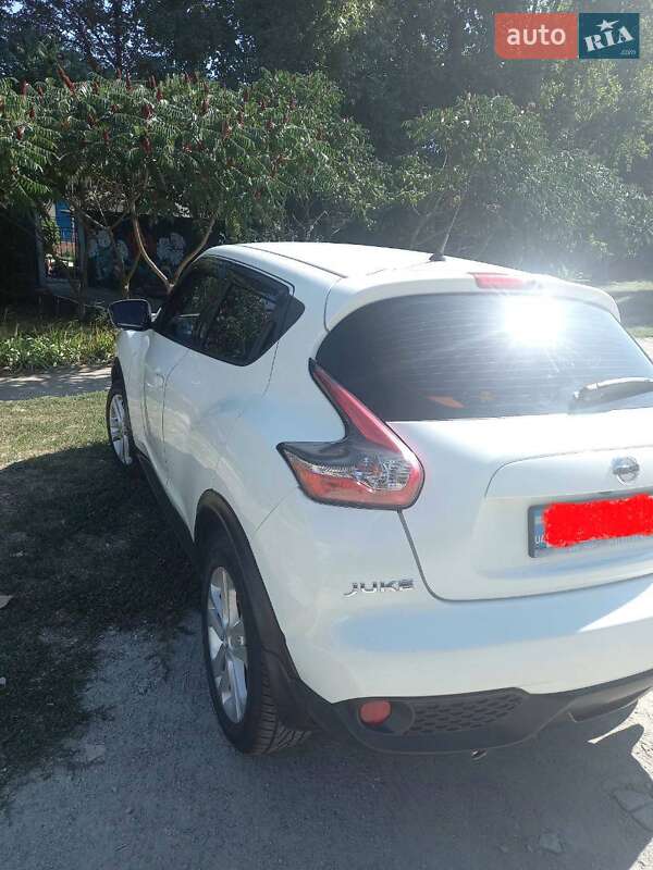 Внедорожник / Кроссовер Nissan Juke 2016 в Синельниково