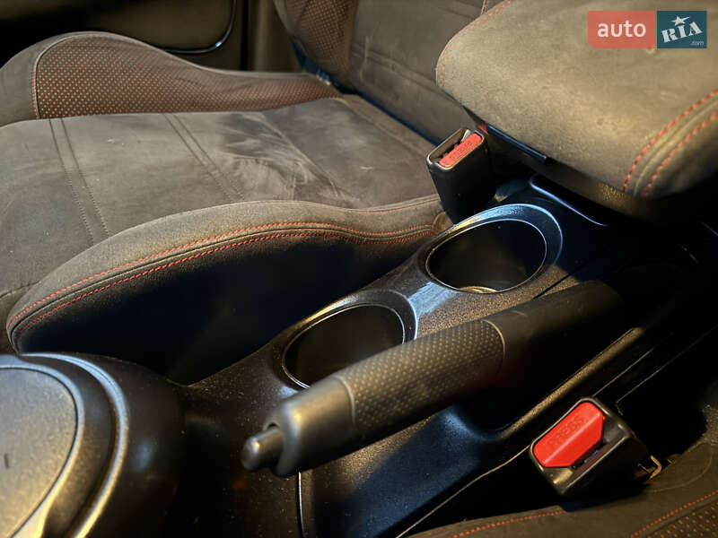 Внедорожник / Кроссовер Nissan Juke 2014 в Одессе