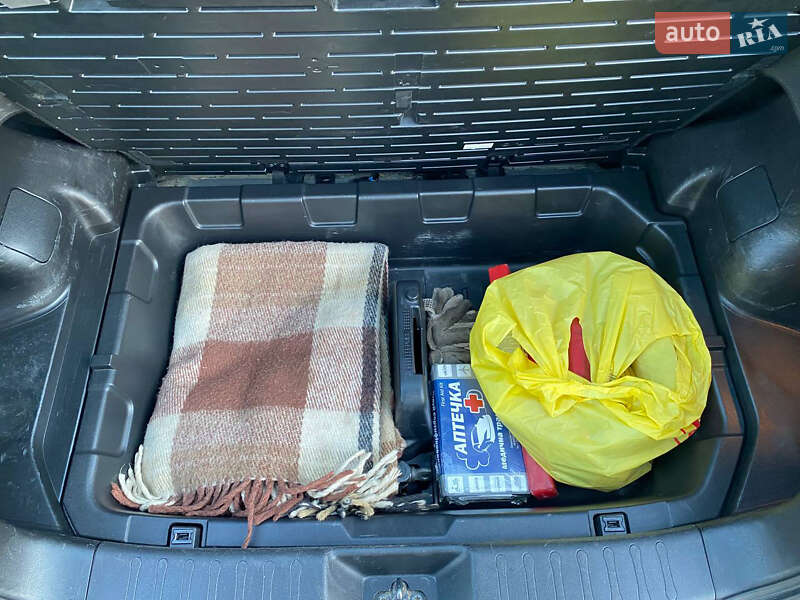 Внедорожник / Кроссовер Nissan Juke 2016 в Чернигове фото 23 Внедорожник / Кроссовер Nissan Juke 2016 в Чернигове