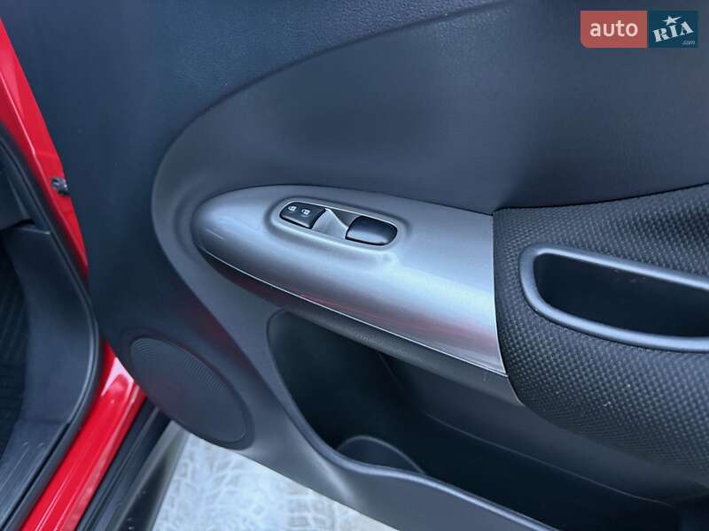 Внедорожник / Кроссовер Nissan Juke 2016 в Львове фото 105 Внедорожник / Кроссовер Nissan Juke 2016 в Львове