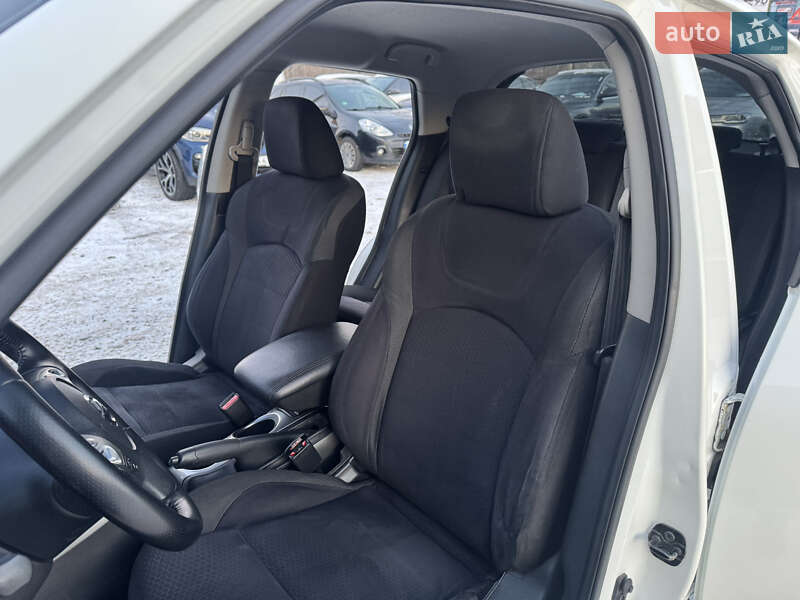 Внедорожник / Кроссовер Nissan Juke 2011 в Полтаве