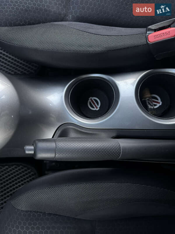 Внедорожник / Кроссовер Nissan Juke 2011 в Полтаве