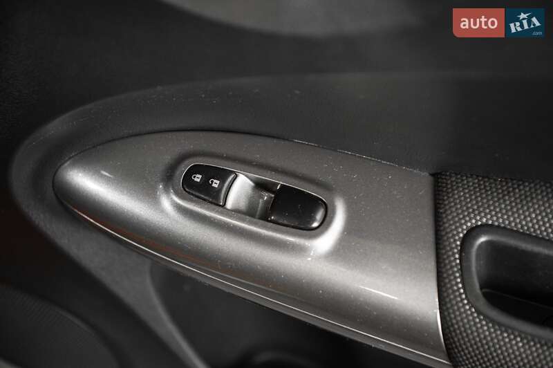 Внедорожник / Кроссовер Nissan Juke 2016 в Одессе фото 30 Внедорожник / Кроссовер Nissan Juke 2016 в Одессе