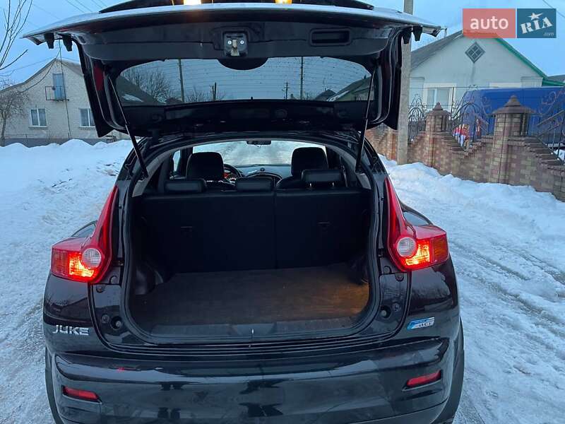 Позашляховик / Кросовер Nissan Juke 2011 в Демидівці