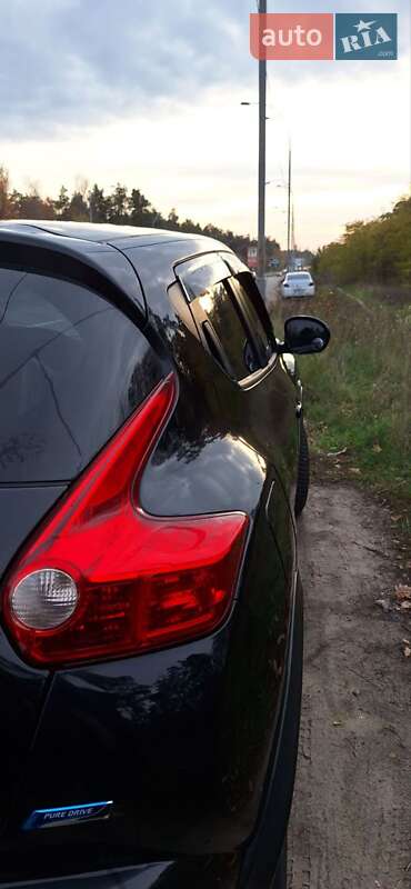 Внедорожник / Кроссовер Nissan Juke 2012 в Киеве