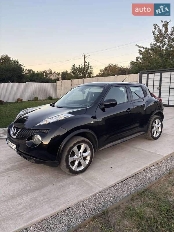 Внедорожник / Кроссовер Nissan Juke 2011 в Каменском