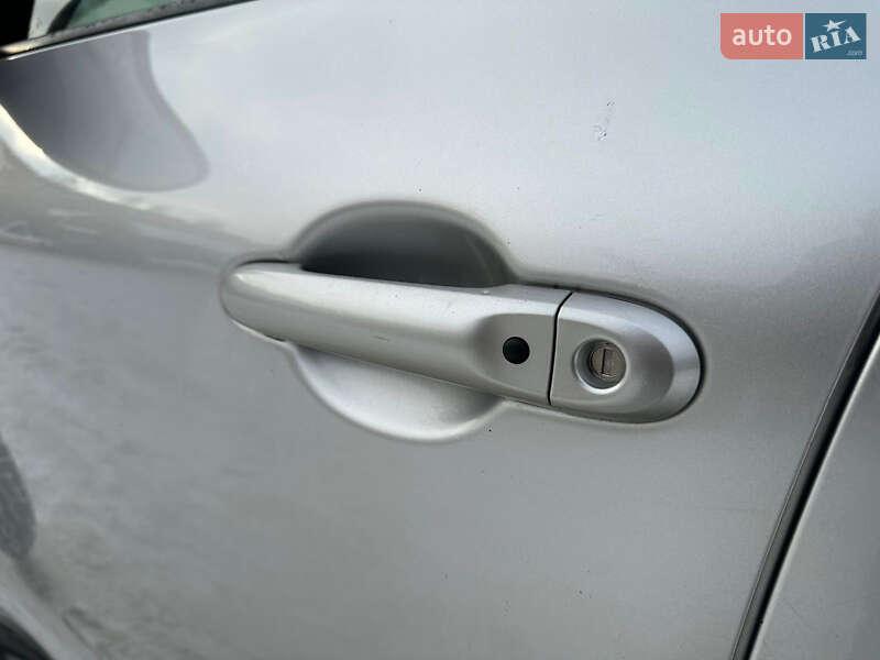 Внедорожник / Кроссовер Nissan Juke 2011 в Сваляве фото 24 Внедорожник / Кроссовер Nissan Juke 2011 в Сваляве