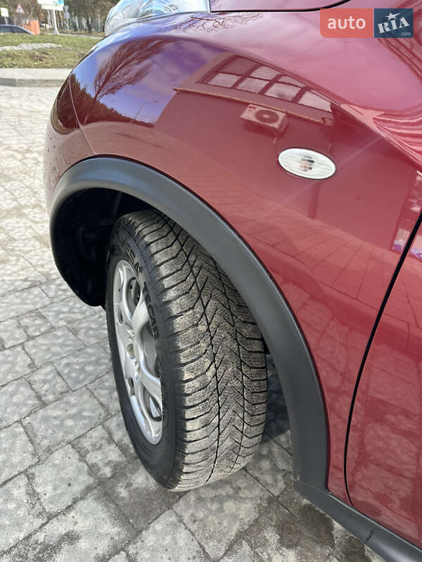 Позашляховик / Кросовер Nissan Juke 2012 в Львові