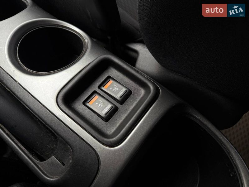 Внедорожник / Кроссовер Nissan Juke 2011 в Киеве