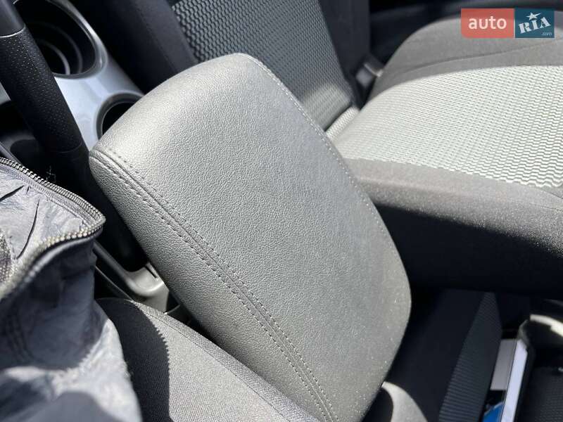 Позашляховик / Кросовер Nissan Juke 2017 в Львові