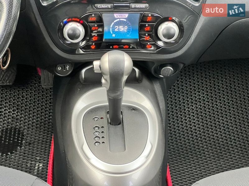 Внедорожник / Кроссовер Nissan Juke 2012 в Киеве