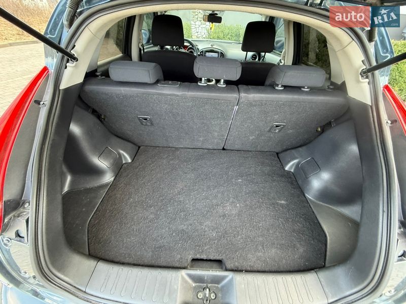 Внедорожник / Кроссовер Nissan Juke 2011 в Стрые