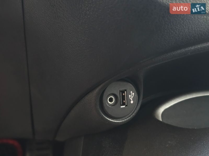 Внедорожник / Кроссовер Nissan Juke 2011 в Хмельницком