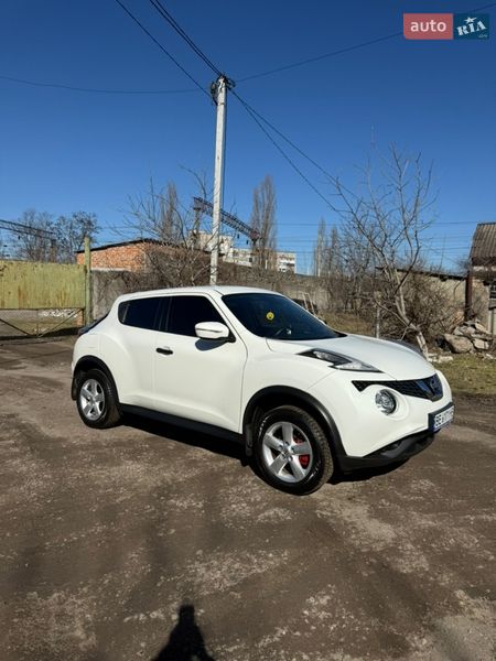 Позашляховик / Кросовер Nissan Juke 2016 в Первомайську