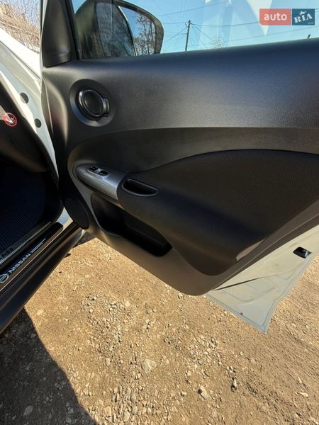 Позашляховик / Кросовер Nissan Juke 2016 в Первомайську