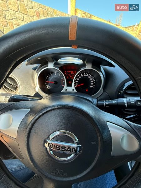 Позашляховик / Кросовер Nissan Juke 2016 в Первомайську