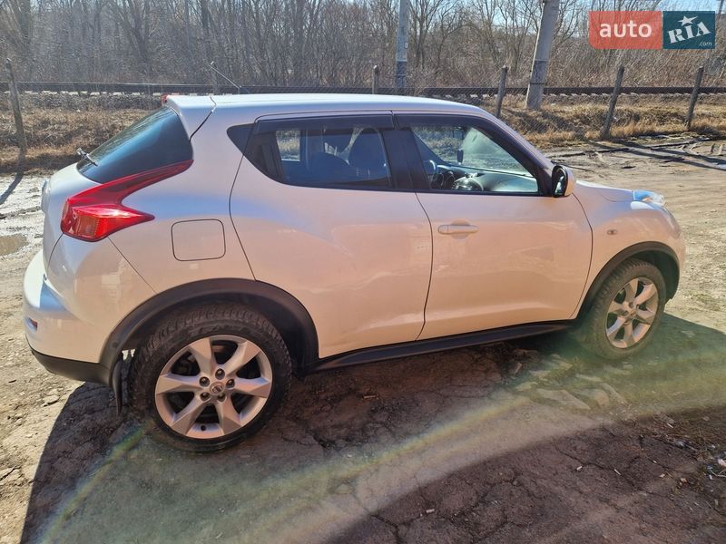 Внедорожник / Кроссовер Nissan Juke 2013 в Хмельницком